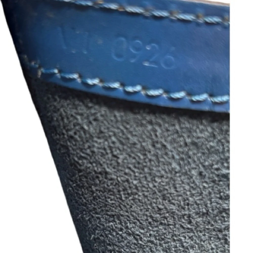 Louis Vuitton Epi Lussac MM β Toledo Blue - Picture 11 of 15